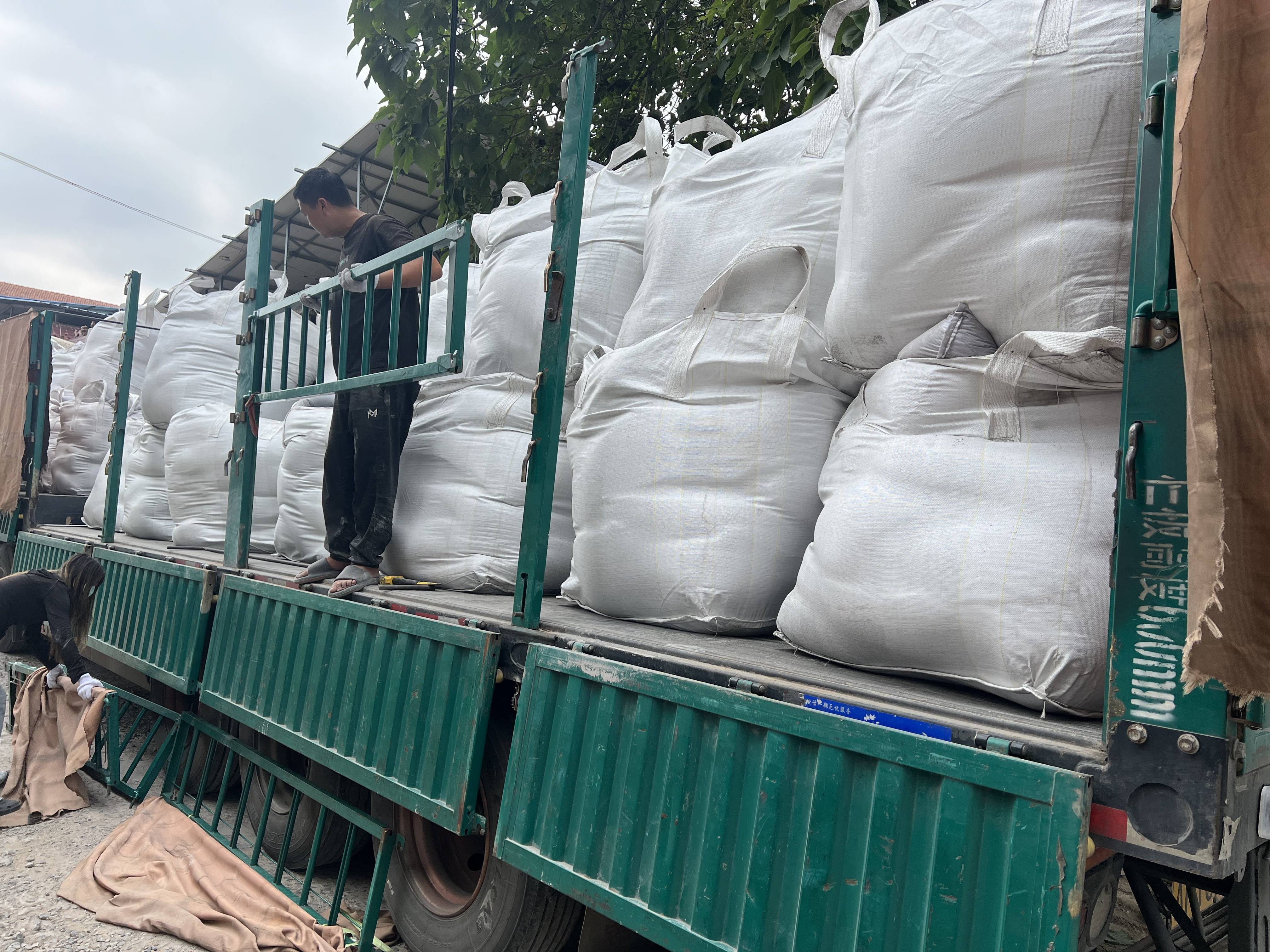 礦用封孔注專(zhuān)用料裝車(chē)發(fā)往:山西長(cháng)治